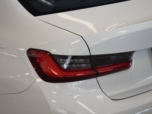 Used 2019 BMW 330i Sedan w/ Driving Assistance Package RWD image 21
