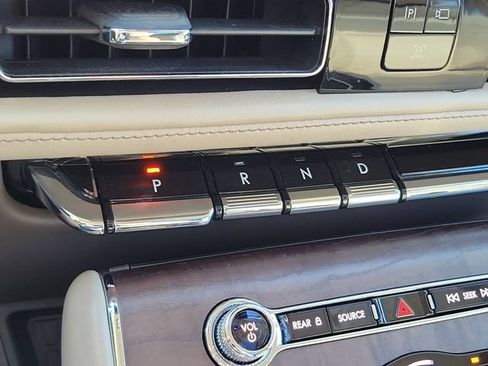 Used 2022 Lincoln Aviator Reserve w/ Class IV Trailer Tow Package RWD image 31