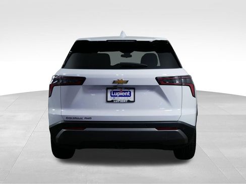 Used 2025 Chevrolet Equinox LT AWD/4WD image 9