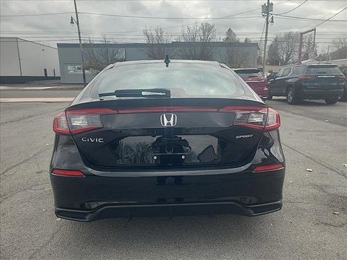 Used 2025 Honda Civic Sport image 4