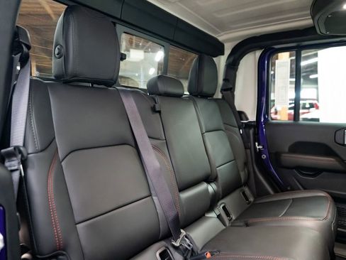 New 2026 Jeep Gladiator Rubicon w/ Steel Power Dome Hood Package AWD/4WD image 31