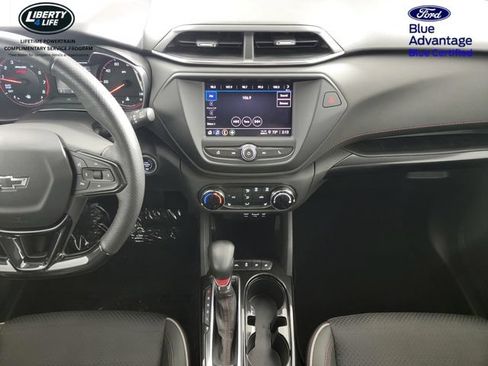 Used 2022 Chevrolet TrailBlazer RS FWD image 21