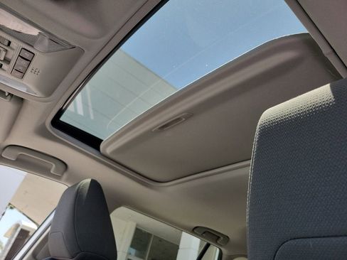 Used 2019 Toyota RAV4 XLE AWD/4WD image 32