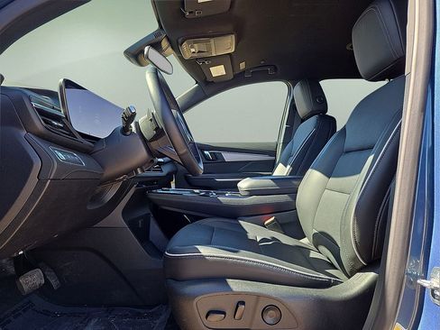 Used 2025 Buick Enclave Preferred image 24