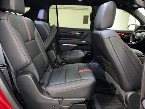 Used 2025 Chevrolet Traverse RS w/ LPO, Floor Liner Package AWD/4WD image 22
