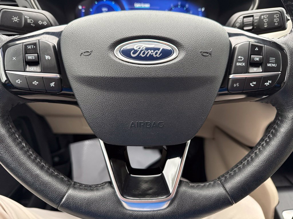 Used 2021 Ford Escape SEL w/ Technology Package FWD image 13