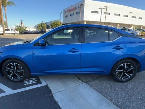 Used 2025 Nissan Sentra SV image 5