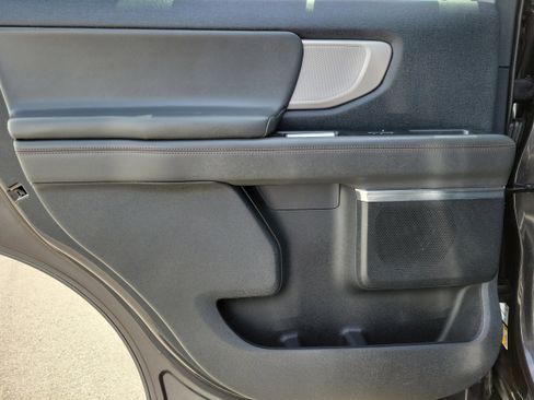 Used 2025 Ford Expedition Active RWD image 12