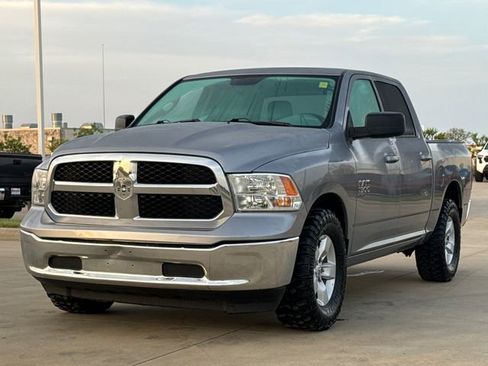 Used 2021 RAM 1500 Classic SLT image 3
