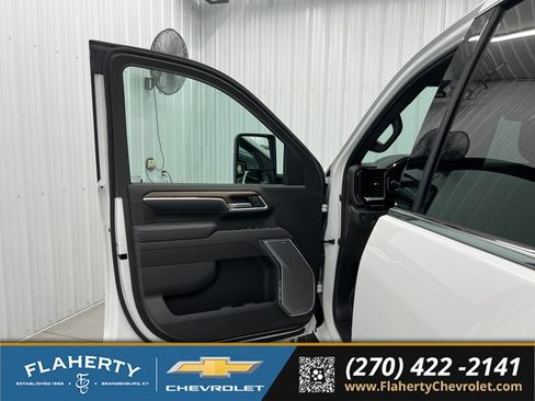 Used 2025 Chevrolet Silverado 2500 High Country w/ High Country Premium Package AWD/4WD image 8