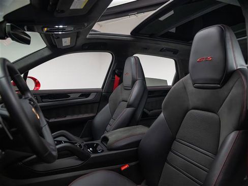 Used 2025 Porsche Cayenne GTS AWD/4WD image 14