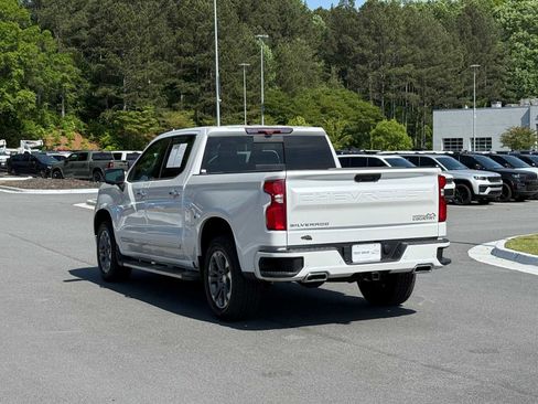 Used 2023 Chevrolet Silverado 1500 High Country w/ Technology Package AWD/4WD image 3
