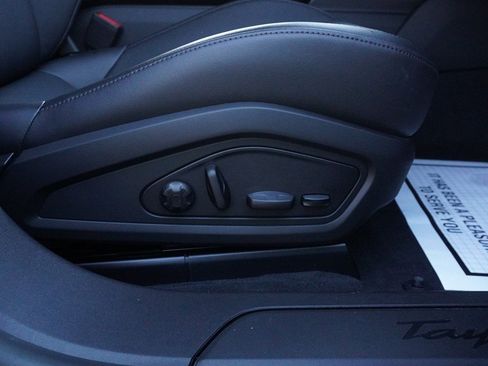 Used 2023 Porsche Taycan 4 Cross Turismo image 41