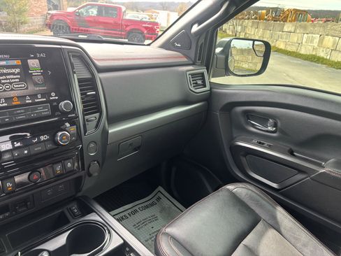 Used 2021 Nissan Titan PRO-4X w/ Pro-4x Convenience Package AWD/4WD image 15
