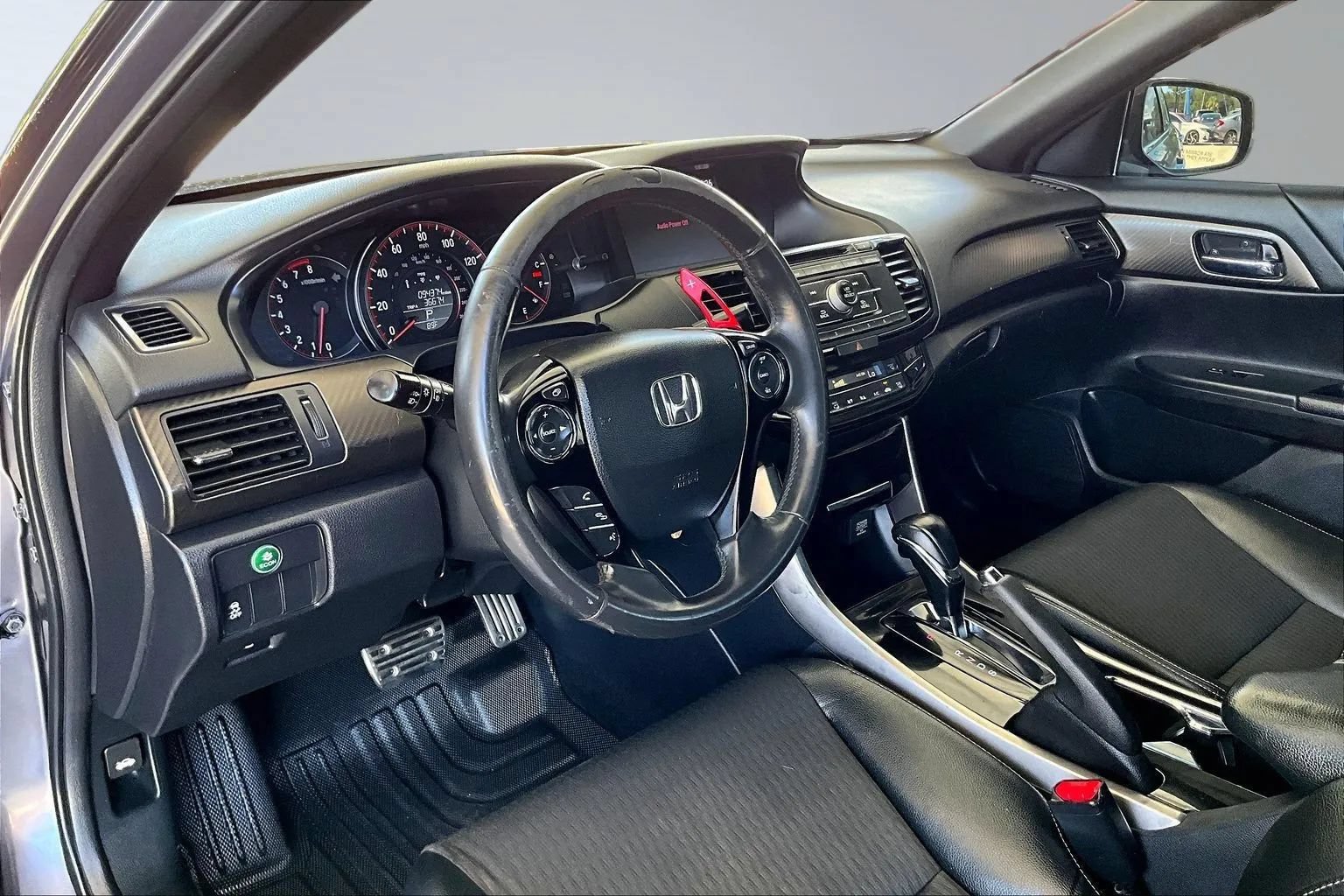 Used 2017 Honda Accord Sport image 14
