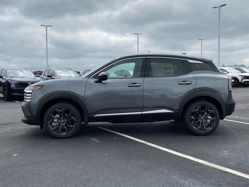 New 2025 Nissan Kicks SR w/ SR Premium Package image 7