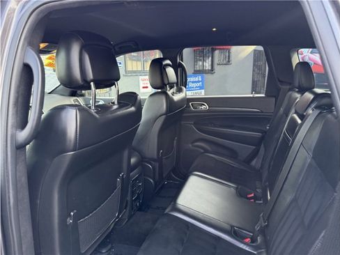 Used 2018 Jeep Grand Cherokee Altitude image 21