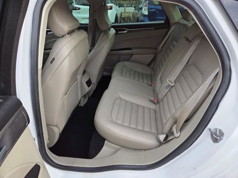 Used 2019 Ford Fusion SEL image 16