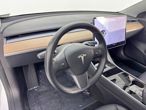 Used 2018 Tesla Model 3 Long Range image 13