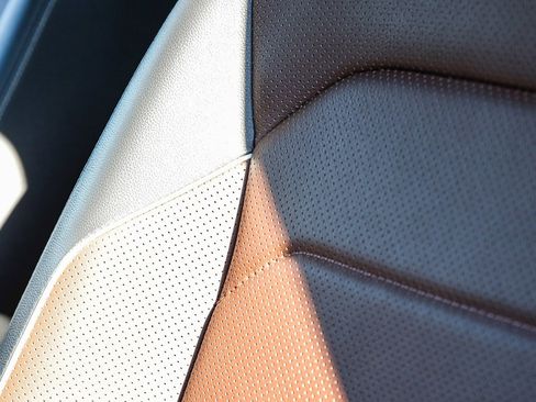 Used 2022 Volkswagen Tiguan SEL R-Line image 21