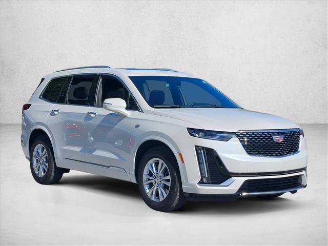 Used 2025 Cadillac XT6 Luxury FWD image 3