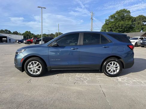 Used 2024 Chevrolet Equinox LS w/ Driver Confidence II Package FWD image 2