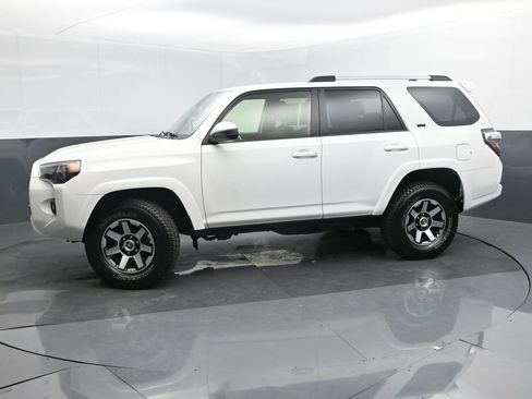 Used 2021 Toyota 4Runner SR5 image 2