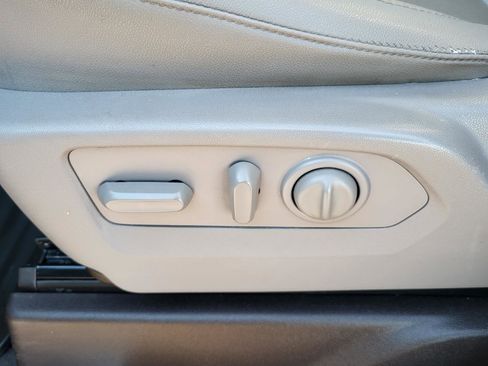 Used 2023 Chevrolet Silverado 2500 LTZ w/ LTZ Convenience Package image 17