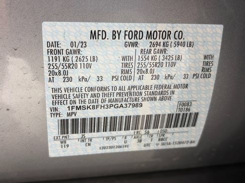 Used 2023 Ford Explorer Limited w/ Limited Technology Package AWD/4WD image 9