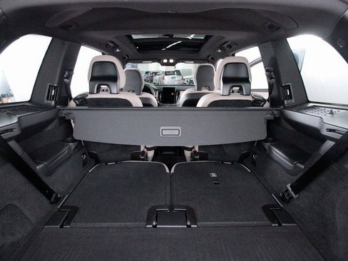 Certified 2025 Volvo XC90 T8 Plus w/ Protection Package Premier image 24