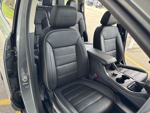 Used 2023 GMC Acadia Denali w/ Denali Ultimate Package AWD/4WD image 37