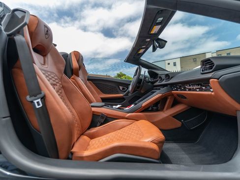Used 2023 Lamborghini Huracan EVO AWD/4WD image 8
