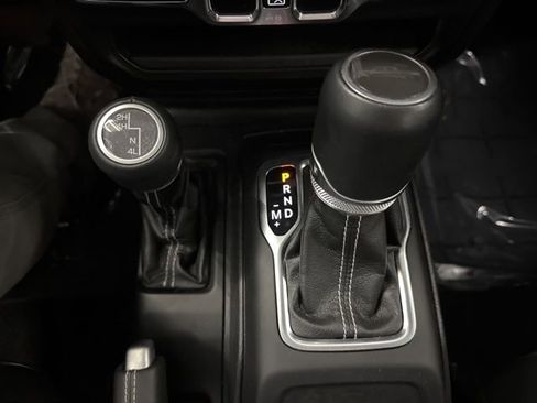 Used 2021 Jeep Gladiator Overland w/ Popular Equipment Package image 42