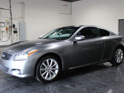 Used 2011 INFINITI G37 Journey w/ Premium Pkg RWD image 6
