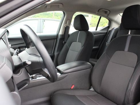 Used 2024 Nissan Sentra SV FWD image 13