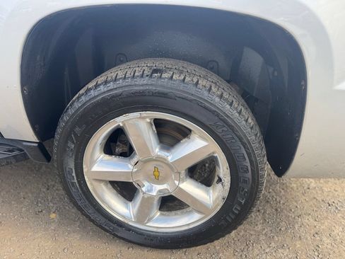 Used 2013 Chevrolet Avalanche LTZ AWD/4WD image 42