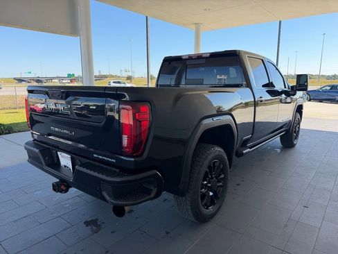 Used 2021 GMC Sierra 3500 Denali w/ Denali Black Diamond Edition image 6