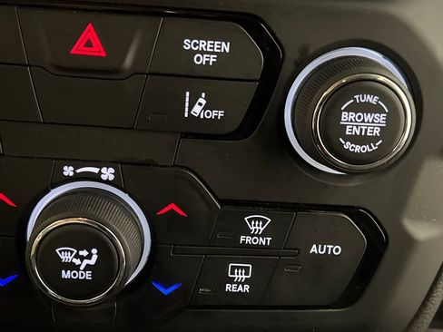 Used 2023 Jeep Renegade Trailhawk AWD/4WD image 55