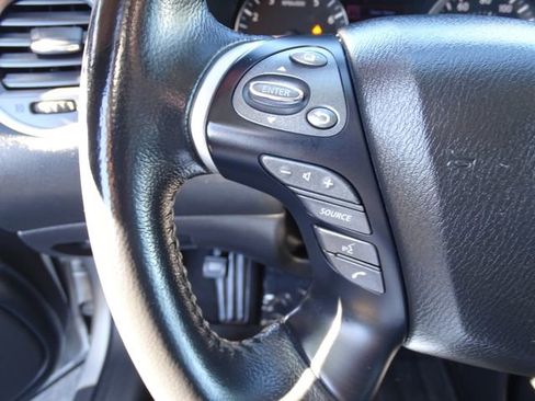 Used 2020 Nissan Pathfinder SV w/ Cargo Package image 15