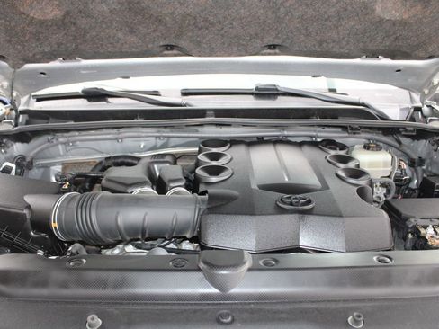 Used 2020 Toyota 4Runner TRD Off-Road AWD/4WD image 58