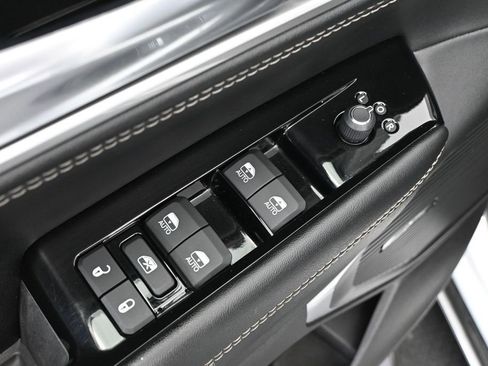 Used 2023 Jeep Wagoneer Series II AWD/4WD image 19