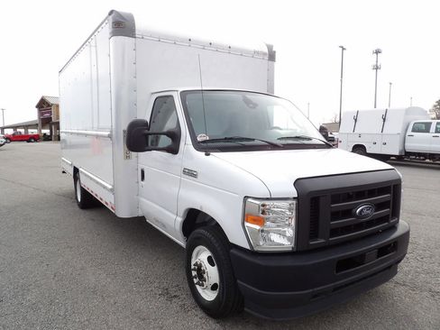 Used 2021 Ford E-350 and Econoline 350 Super Duty image 11