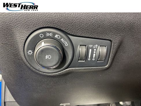 Used 2022 Jeep Compass Limited AWD/4WD image 14