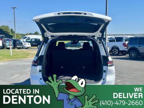 Used 2024 Jeep Grand Cherokee L Summit w/ High Altitude Package image 10