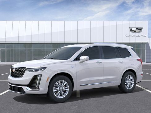 New 2025 Cadillac XT6 Luxury image 2