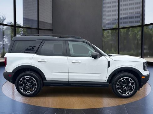 Used 2025 Ford Bronco Sport Outer Banks w/ Outer Banks Tech Package+ AWD/4WD image 2