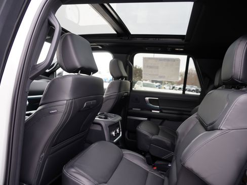 New 2025 Ford Expedition Platinum w/ Stealth Performance Package image 21