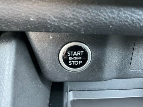 Used 2023 Nissan Rogue SV AWD/4WD image 20