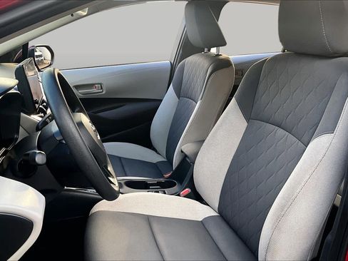 Used 2025 Toyota Corolla LE FWD image 8