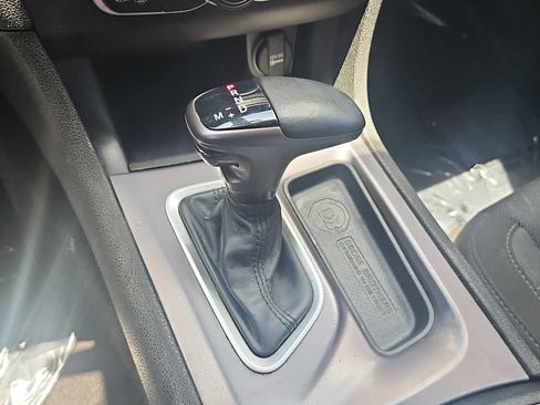 Used 2021 Dodge Charger SXT RWD image 21